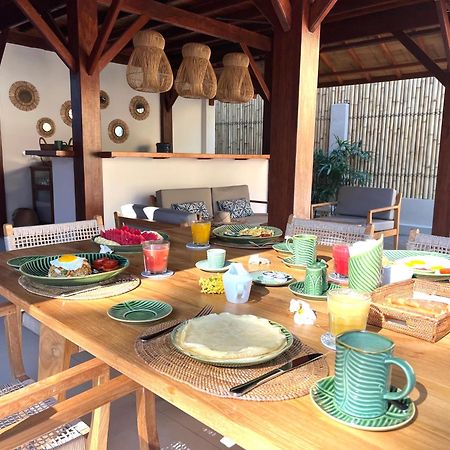 The Gili Beach Resort Джили Трауанган Екстериор снимка