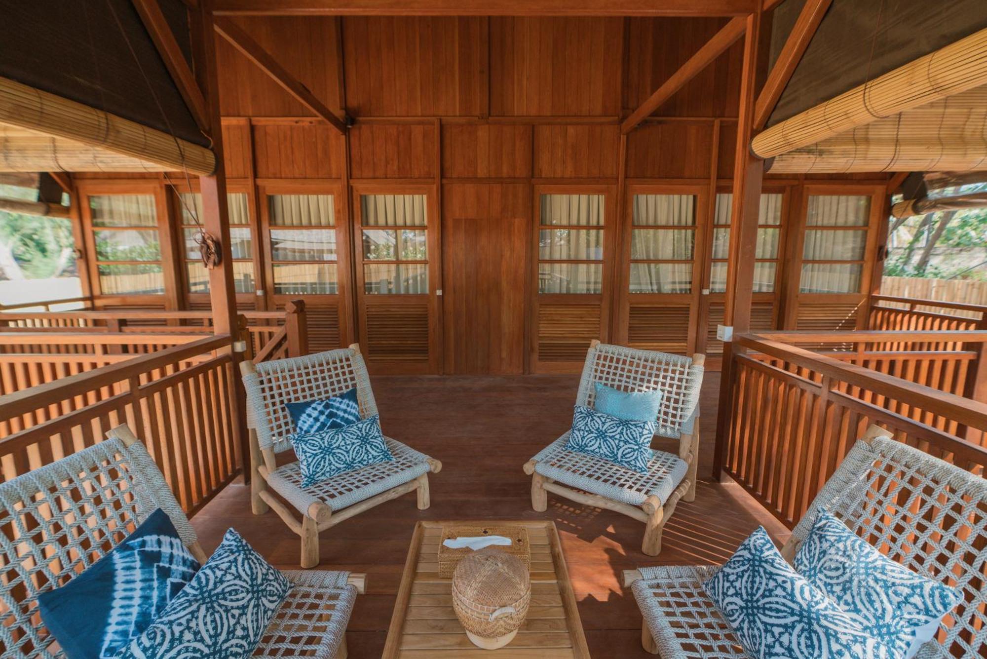 The Gili Beach Resort Джили Трауанган Екстериор снимка