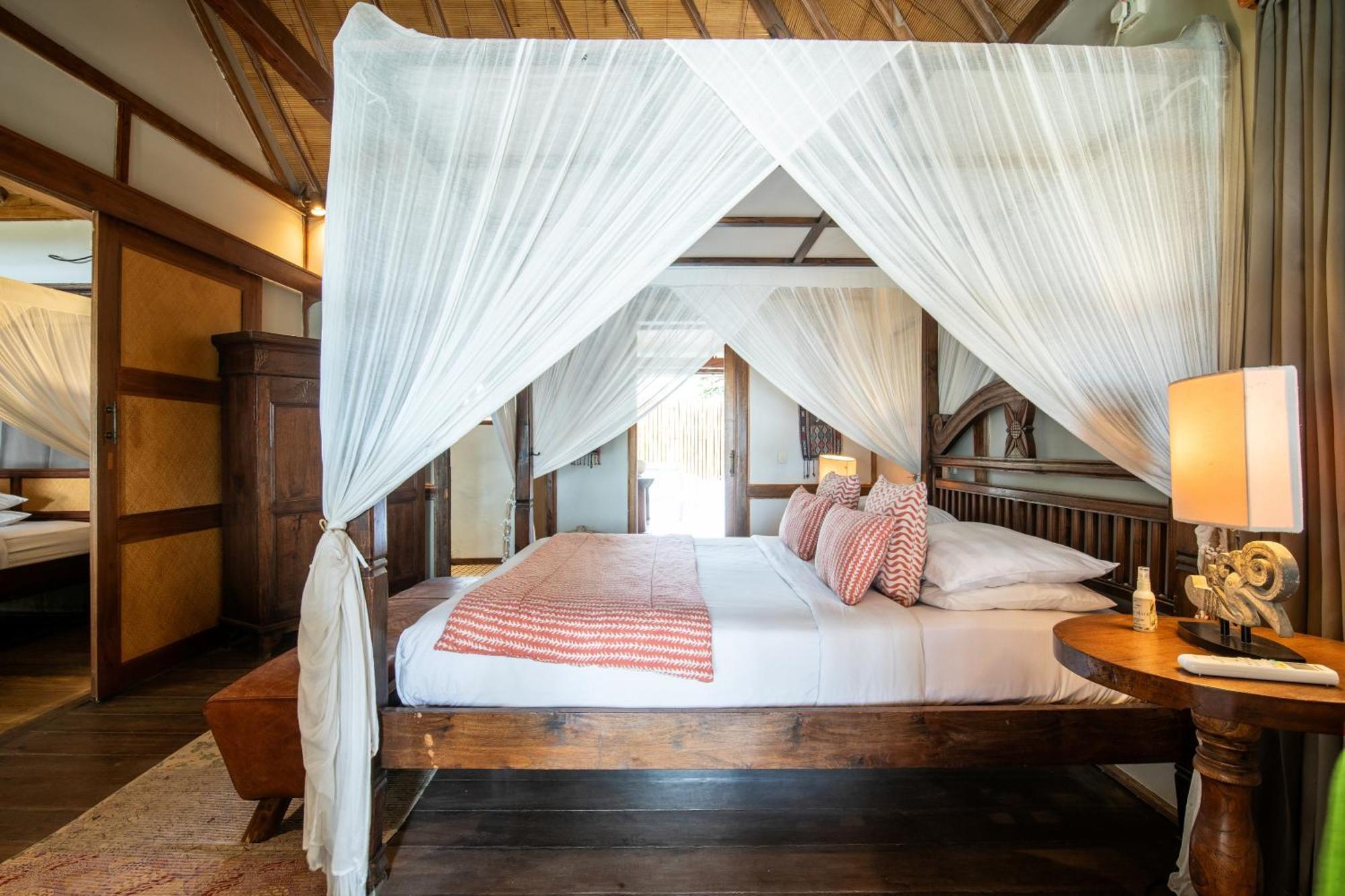 The Gili Beach Resort Джили Трауанган Екстериор снимка