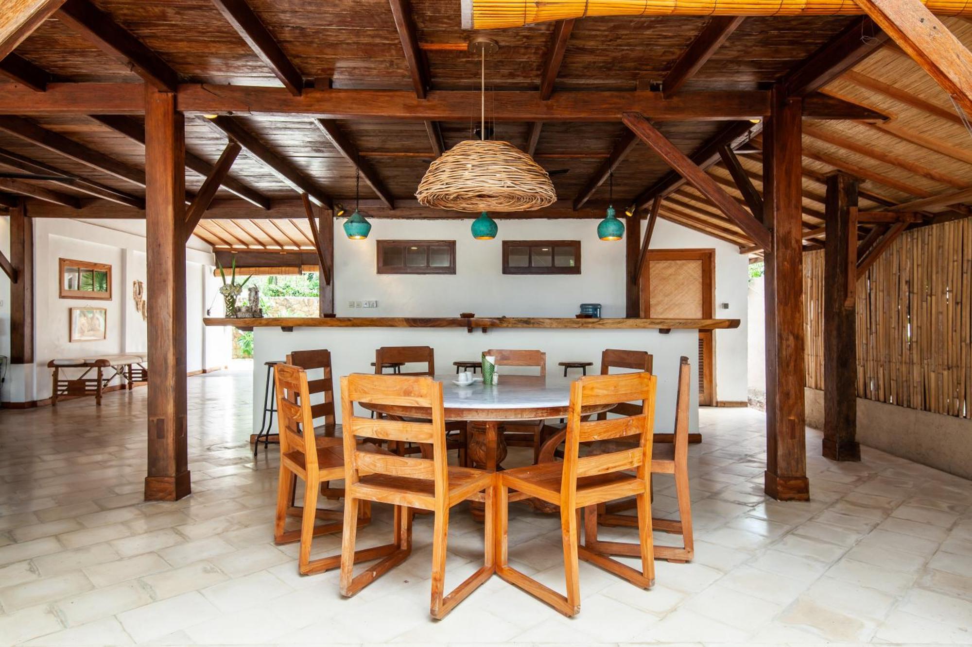 The Gili Beach Resort Джили Трауанган Екстериор снимка