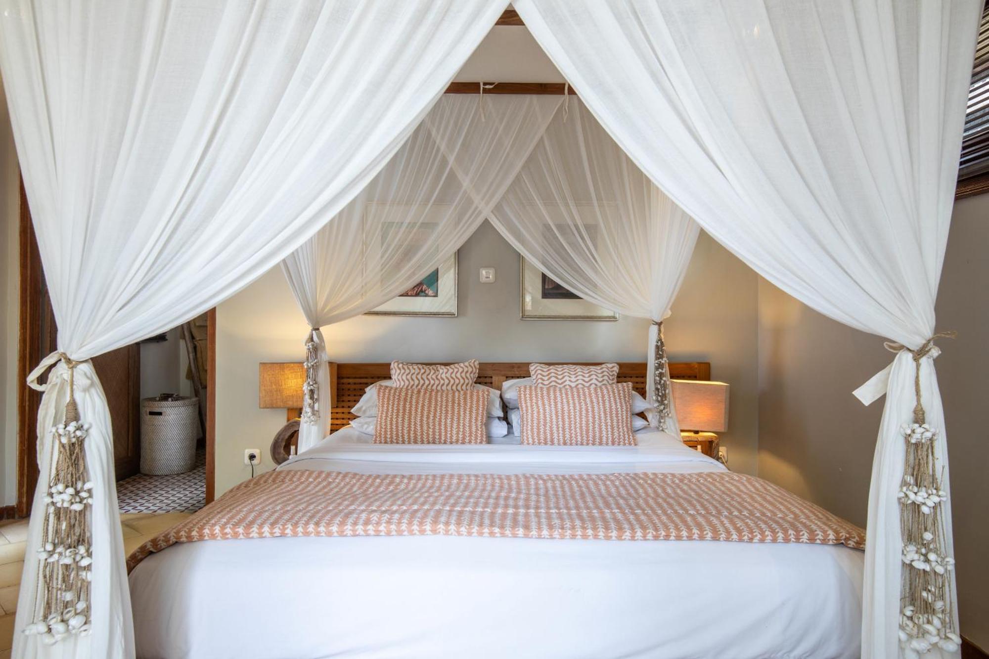 The Gili Beach Resort Джили Трауанган Екстериор снимка