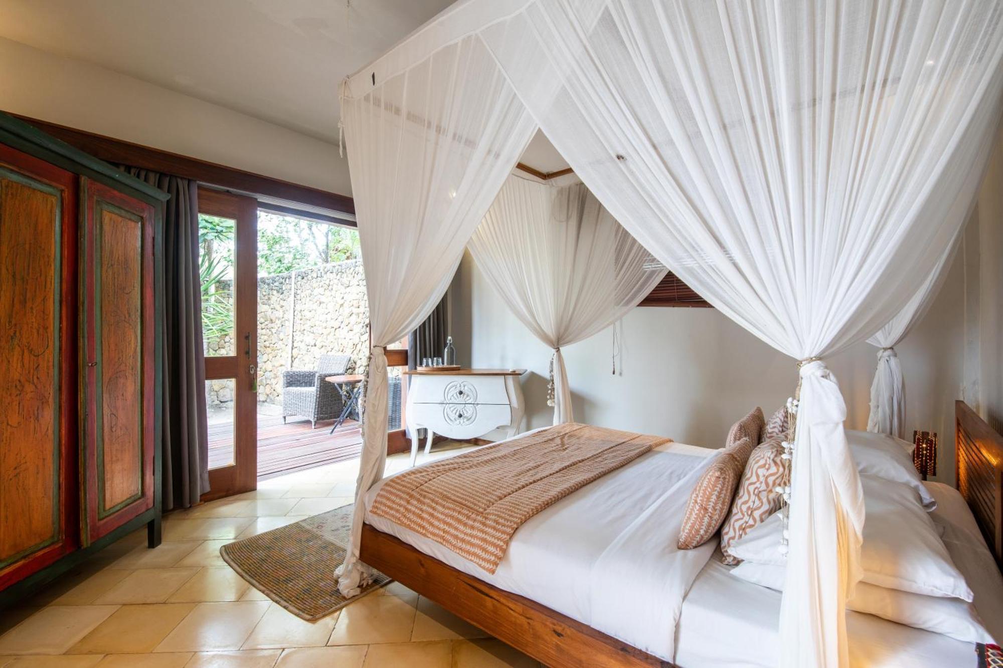 The Gili Beach Resort Джили Трауанган Екстериор снимка