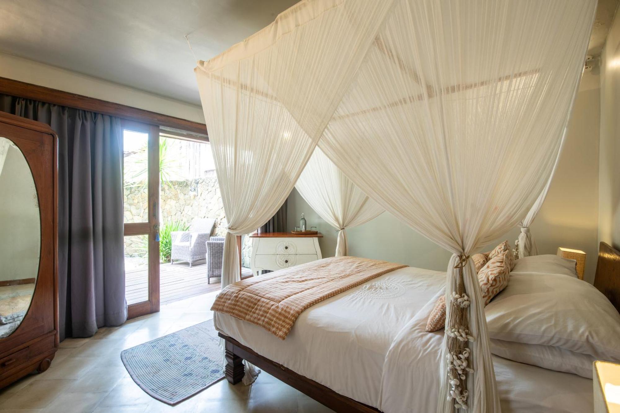 The Gili Beach Resort Джили Трауанган Екстериор снимка