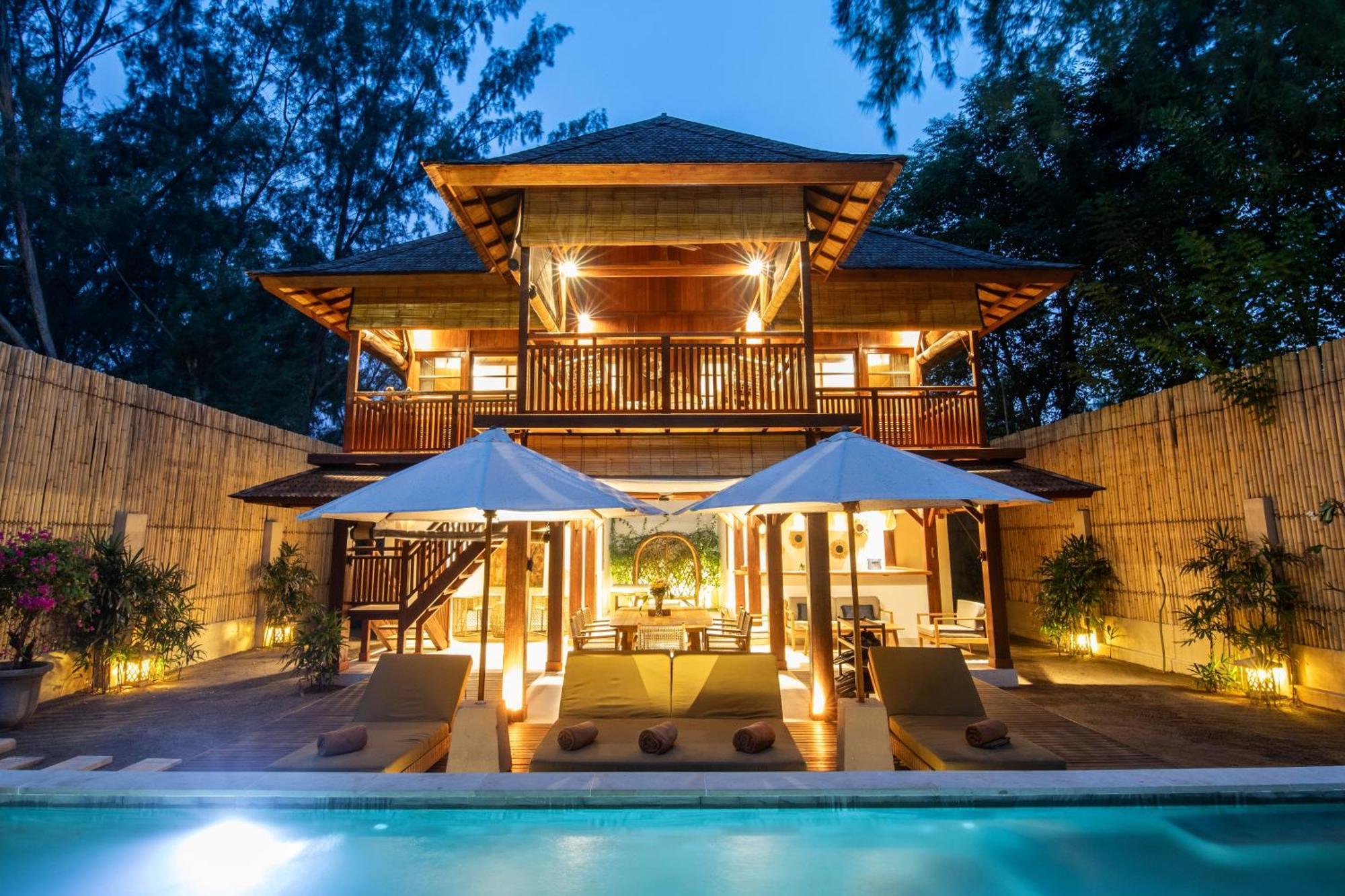 The Gili Beach Resort Джили Трауанган Екстериор снимка