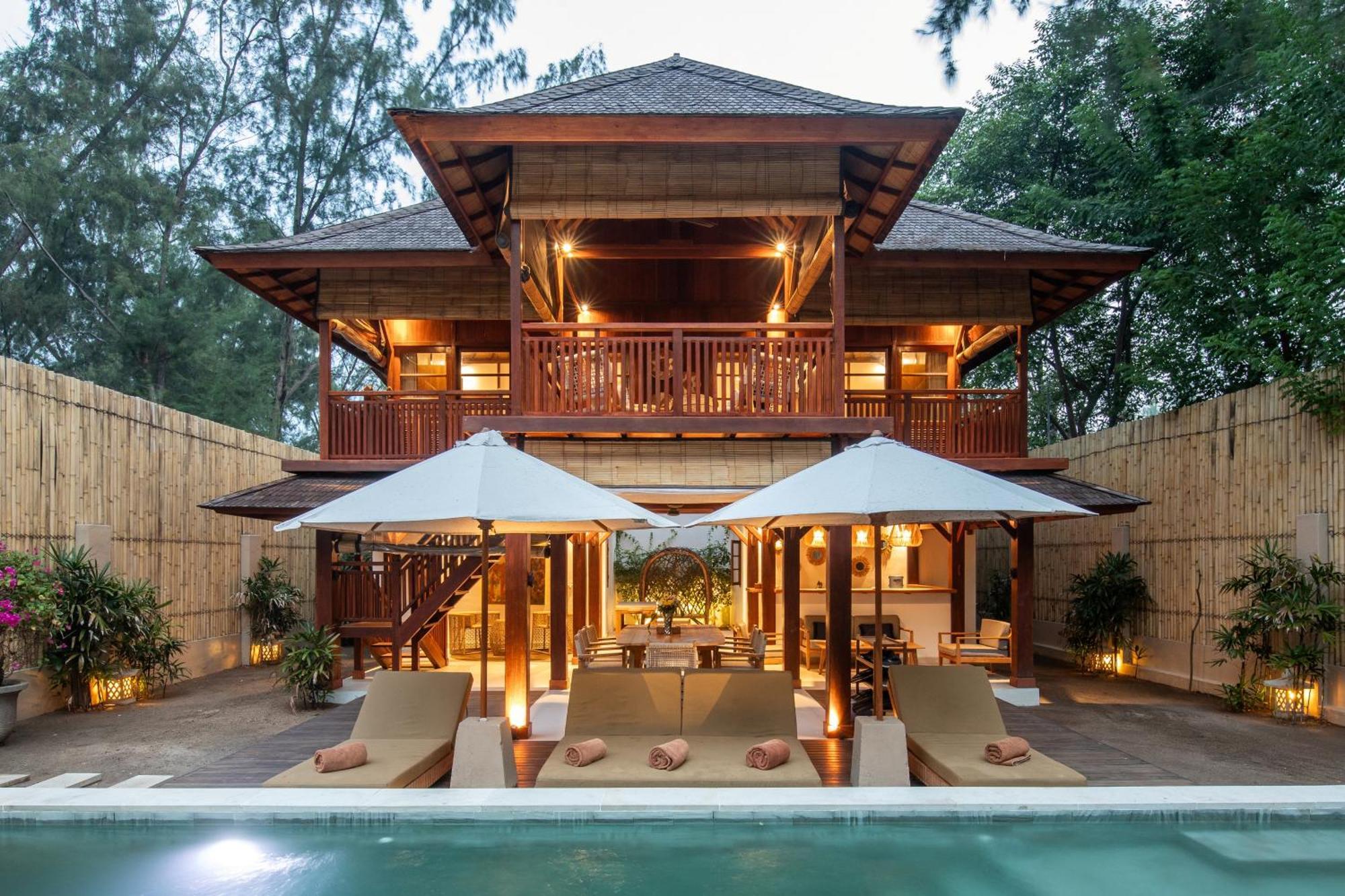 The Gili Beach Resort Джили Трауанган Екстериор снимка