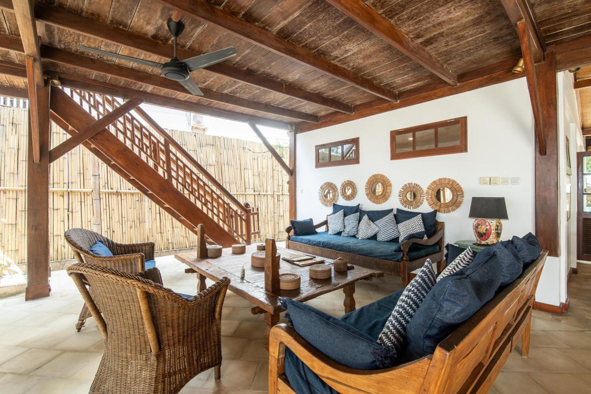 The Gili Beach Resort Джили Трауанган Екстериор снимка