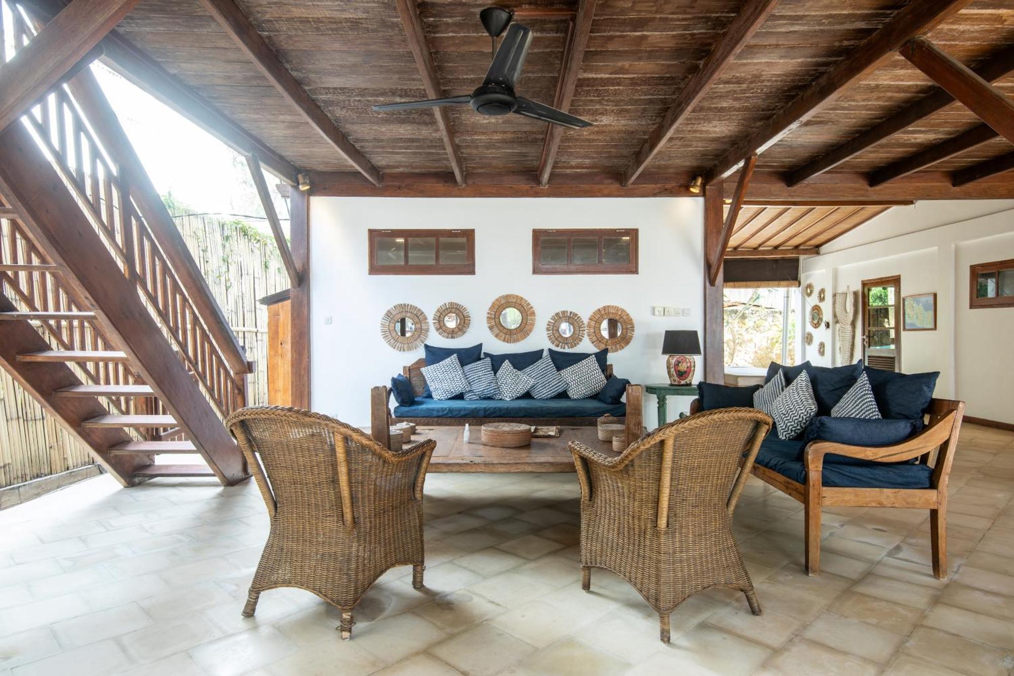 The Gili Beach Resort Джили Трауанган Екстериор снимка