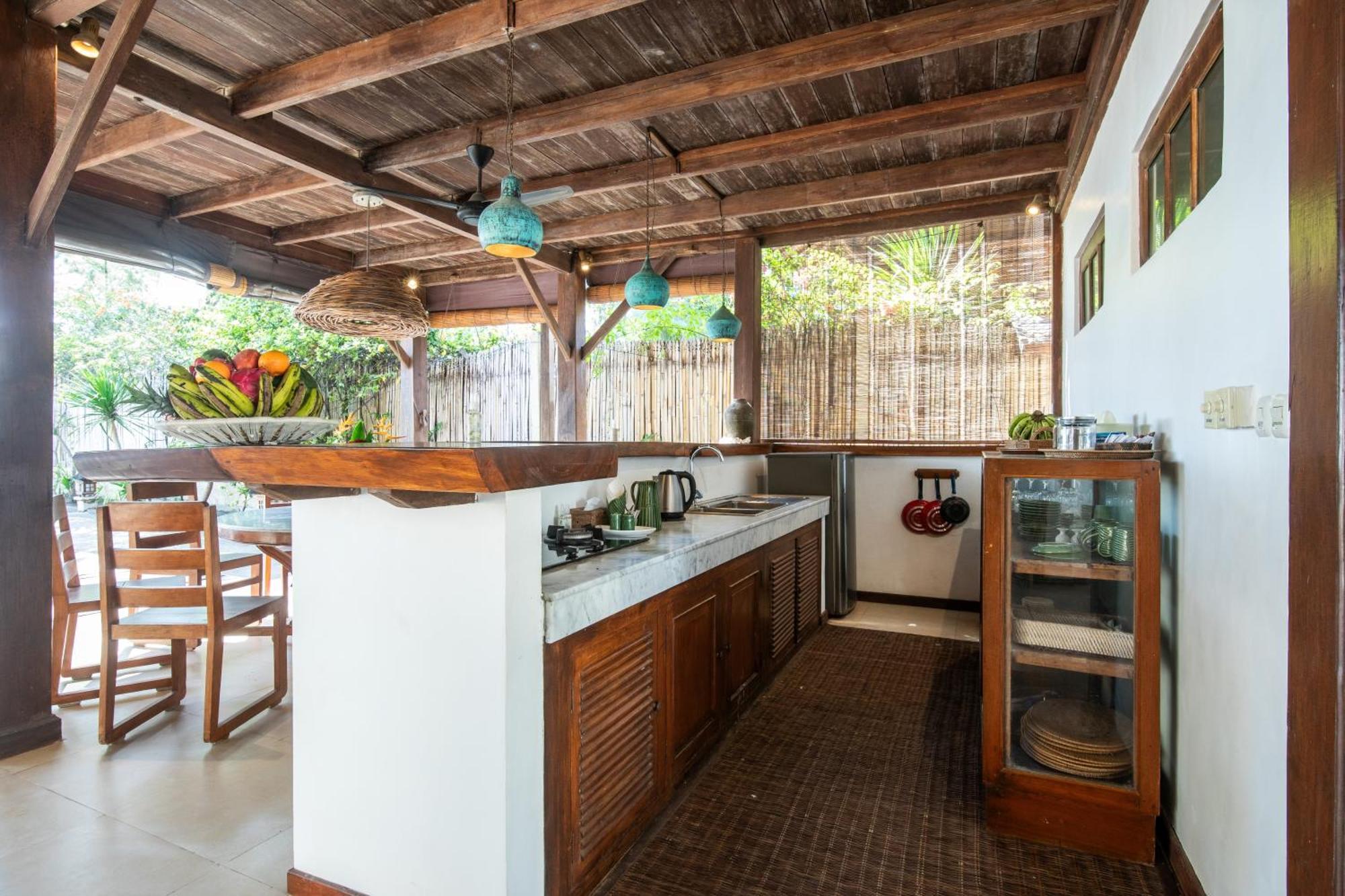 The Gili Beach Resort Джили Трауанган Екстериор снимка