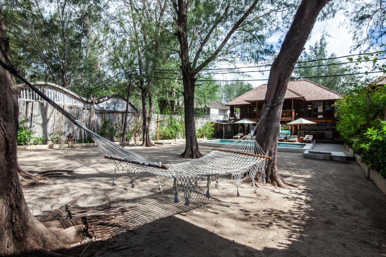 The Gili Beach Resort Джили Трауанган Екстериор снимка
